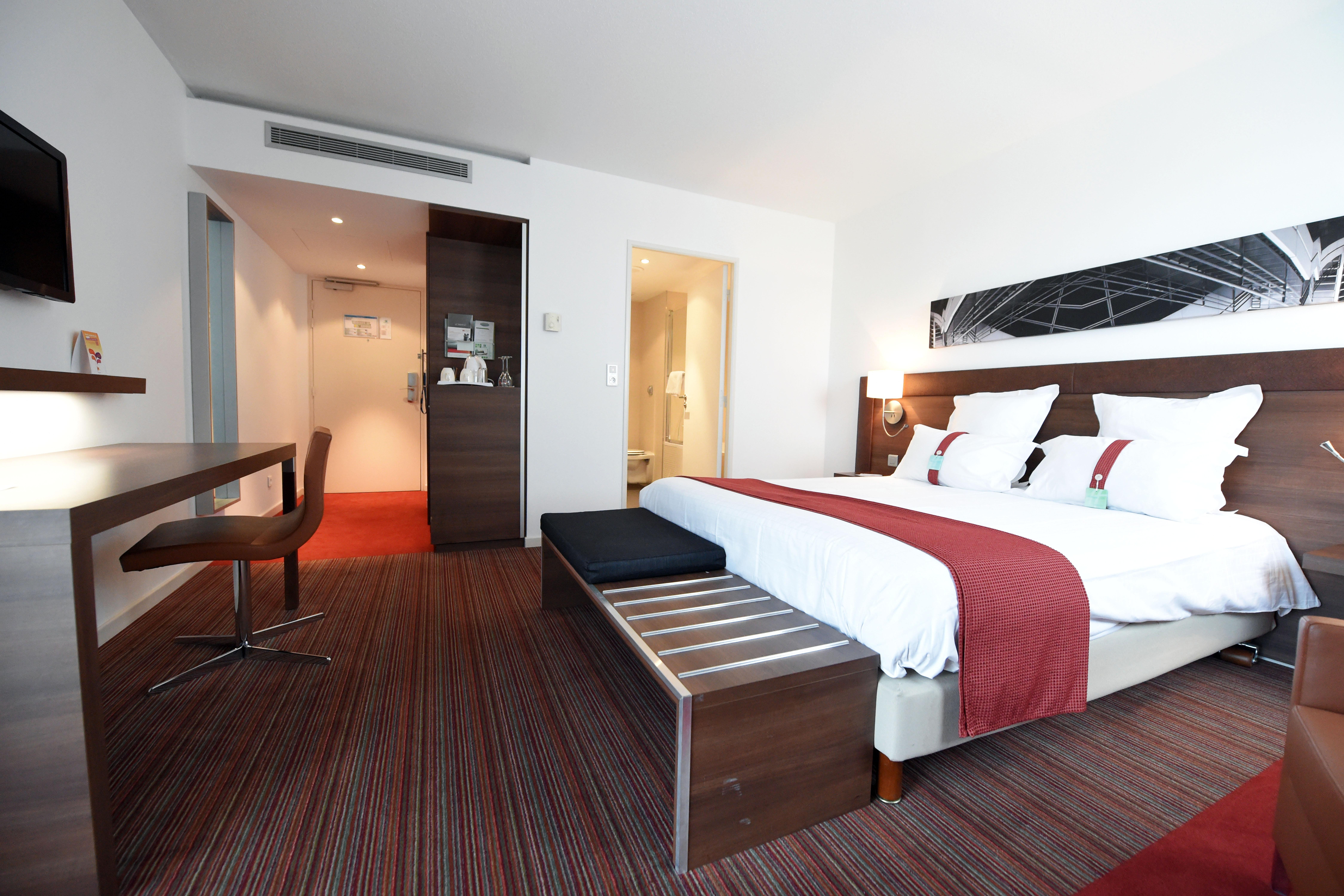 Holiday Inn Mulhouse By Ihg Экстерьер фото