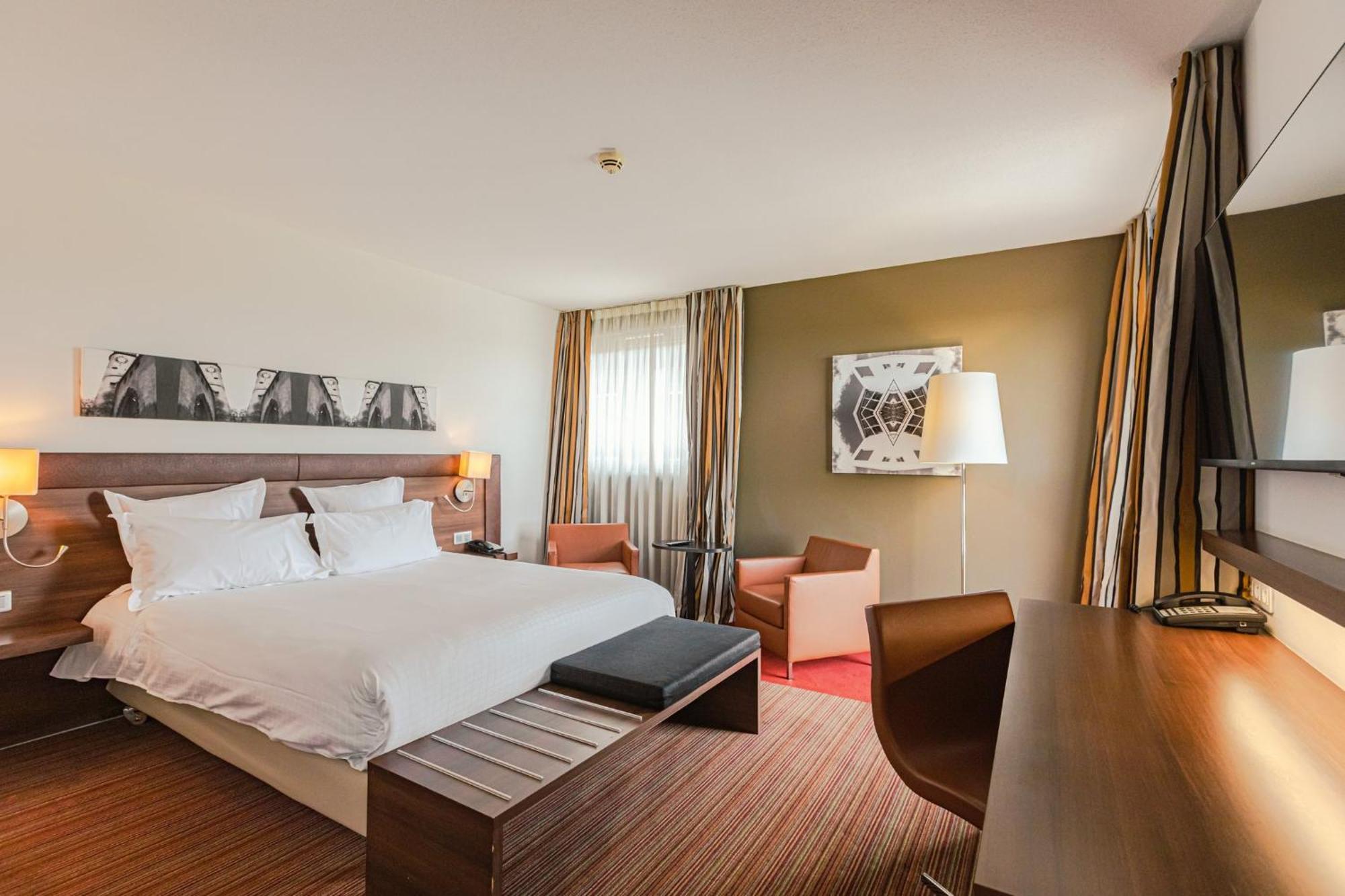 Holiday Inn Mulhouse By Ihg Экстерьер фото