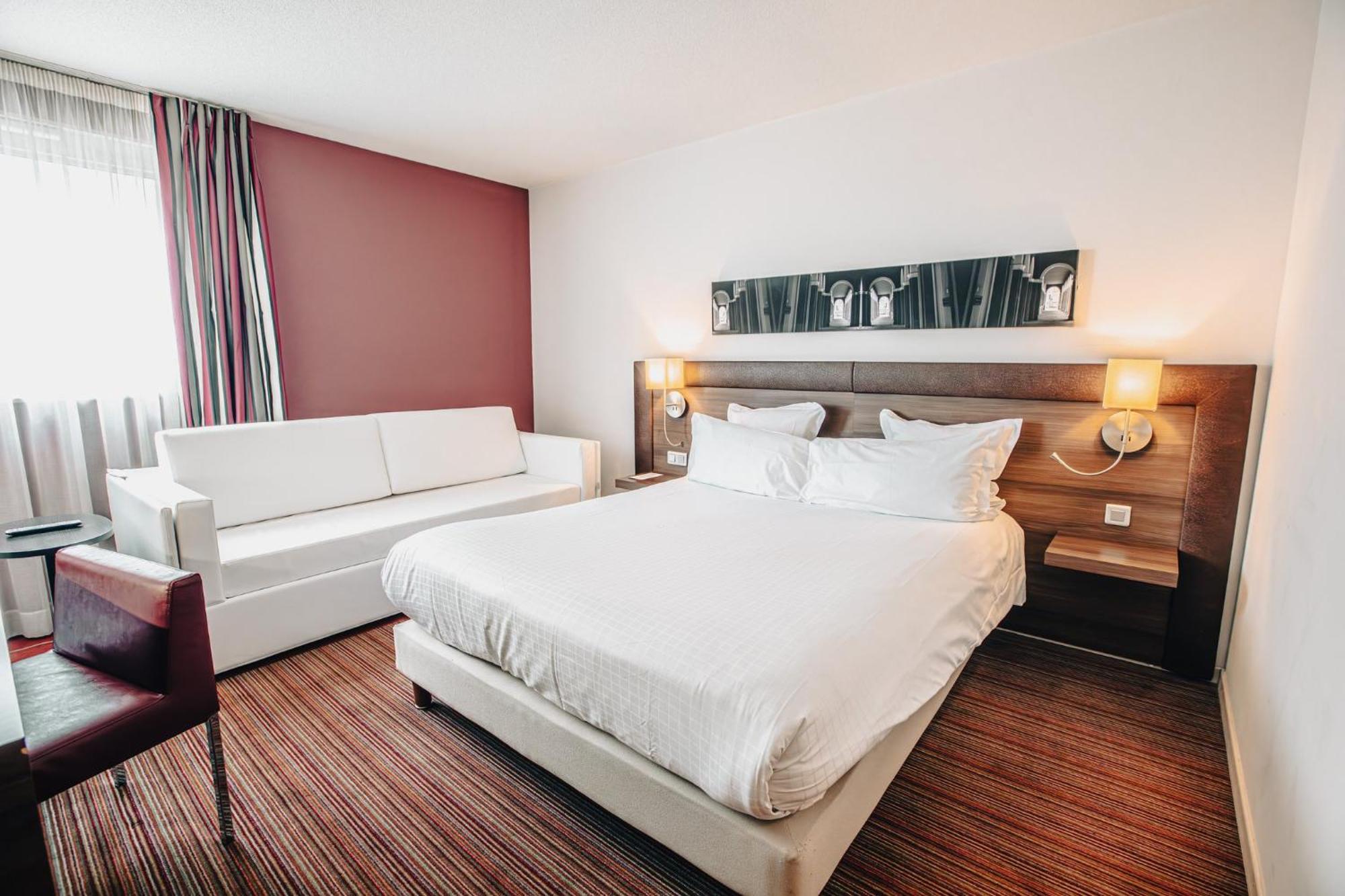 Holiday Inn Mulhouse By Ihg Экстерьер фото