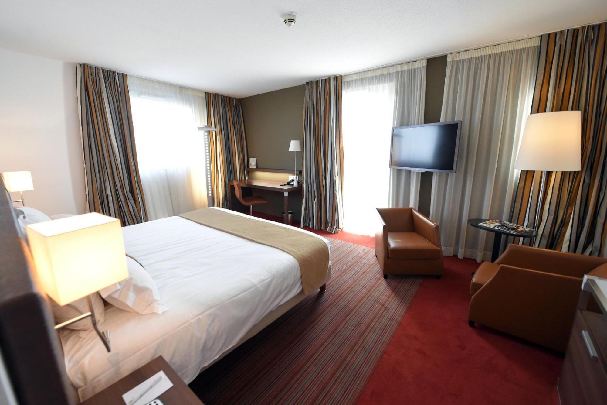 Holiday Inn Mulhouse By Ihg Экстерьер фото